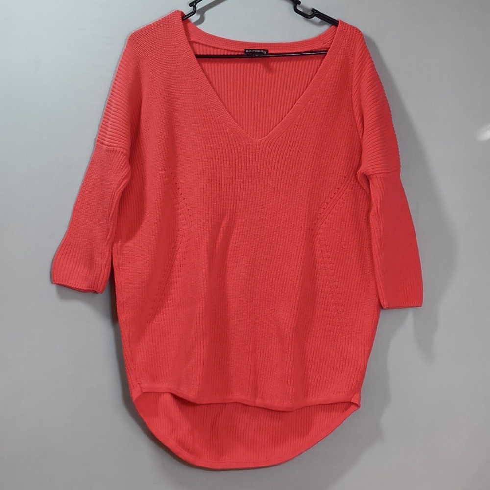 Express Women's Coral V-Neck Oversized 3/4 Sleeve Sweater , Size M